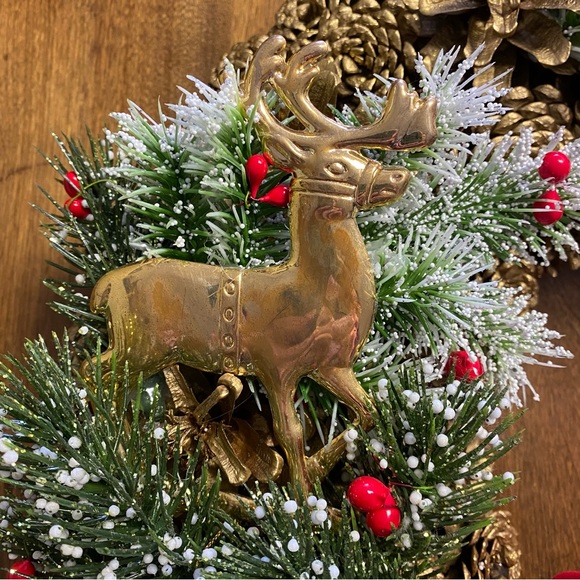 Handmade Pinecone Winter Reindeer Wreath - Picture 4 of 7